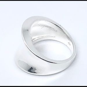 Stunning .925 Silver Ring. 8